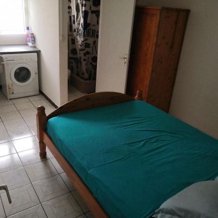 Appartement Idealement Situe Saint-Denis Esterno foto